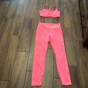 Fabletics gorgeous pink medium support size small top medium bottoms